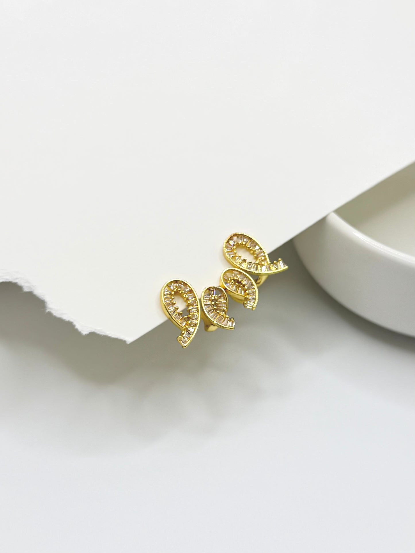 SPIRAL ZIRCON EARRING