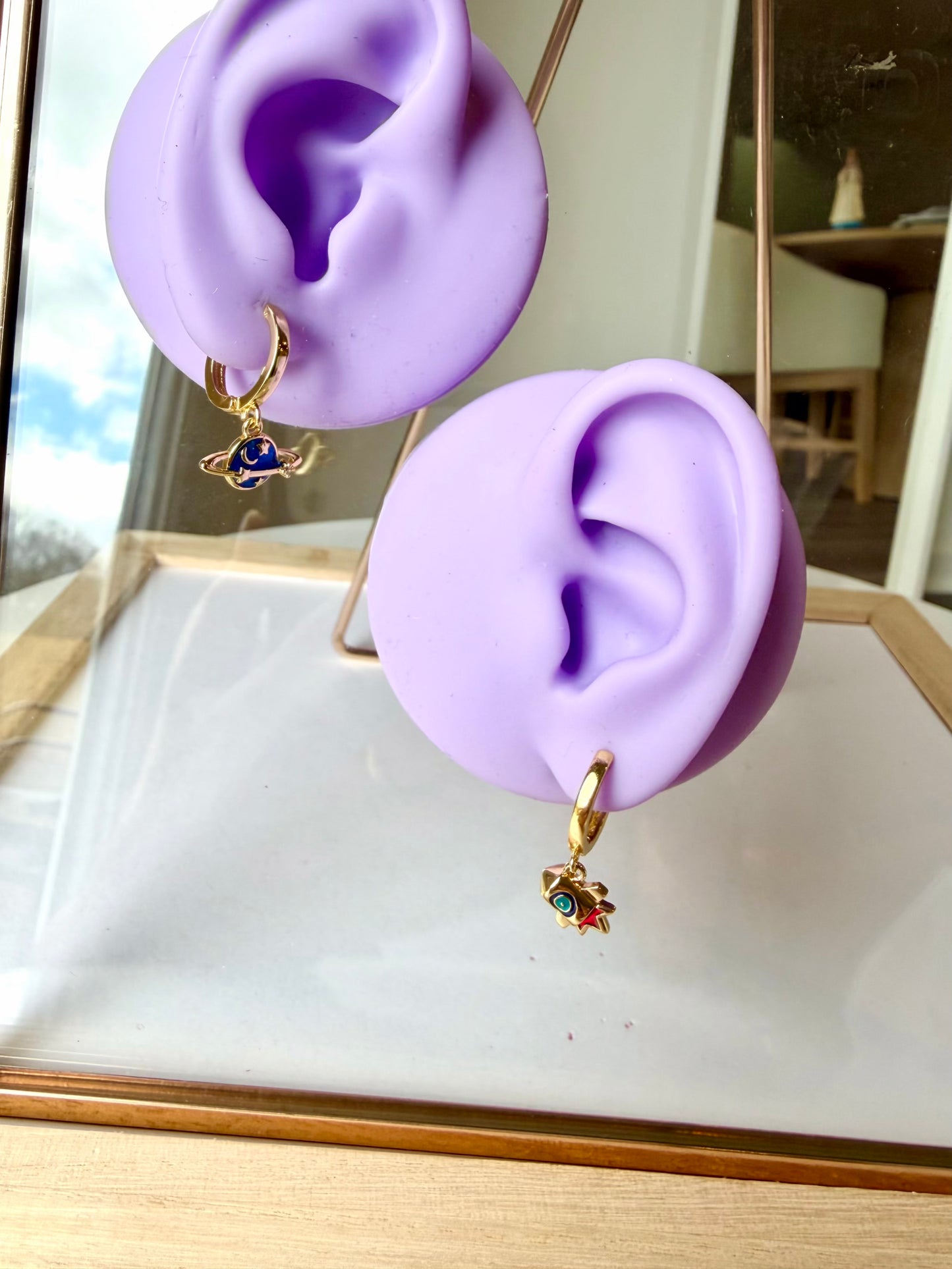 SATURN MISMATCHED EARRING