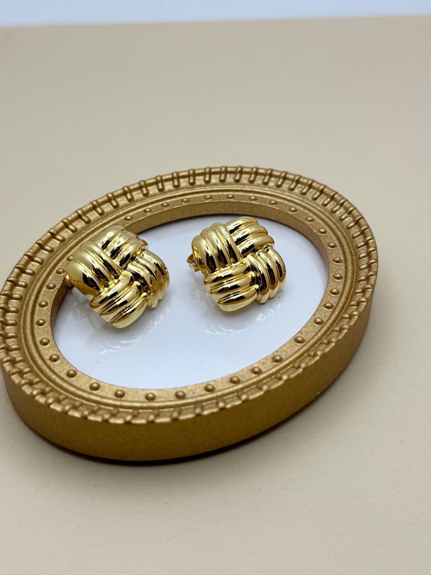 ADDAYS EARING