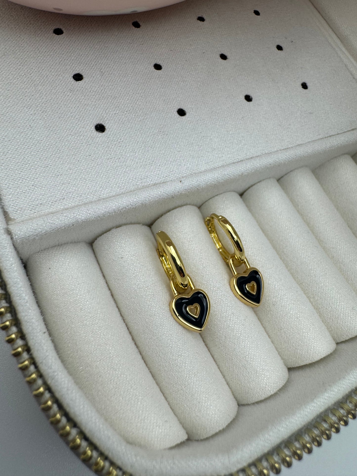 HUGGIES HEART EARRING