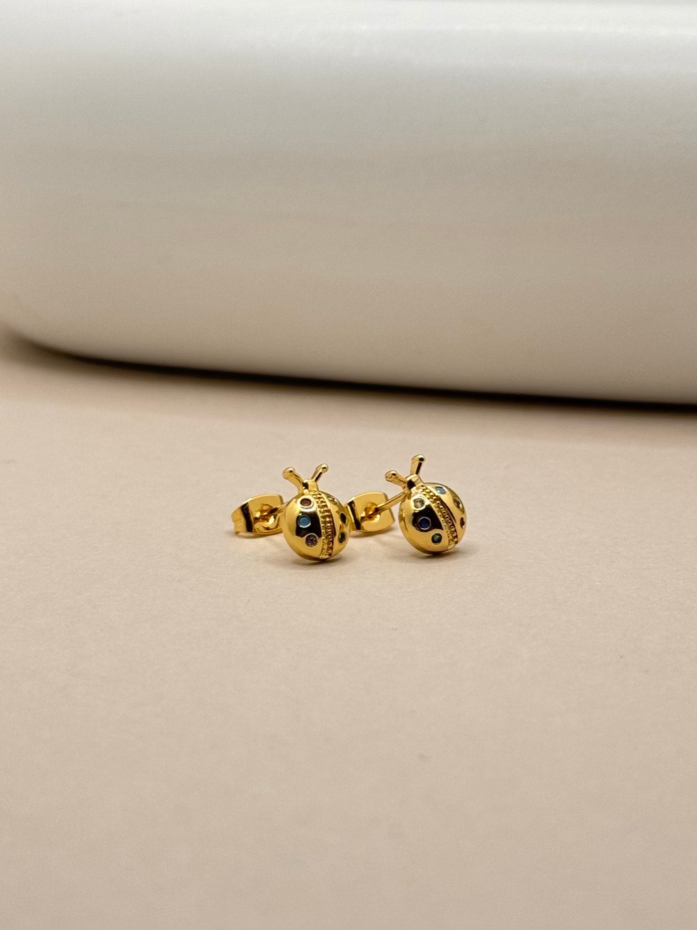 EARRING MINI LADYBUG