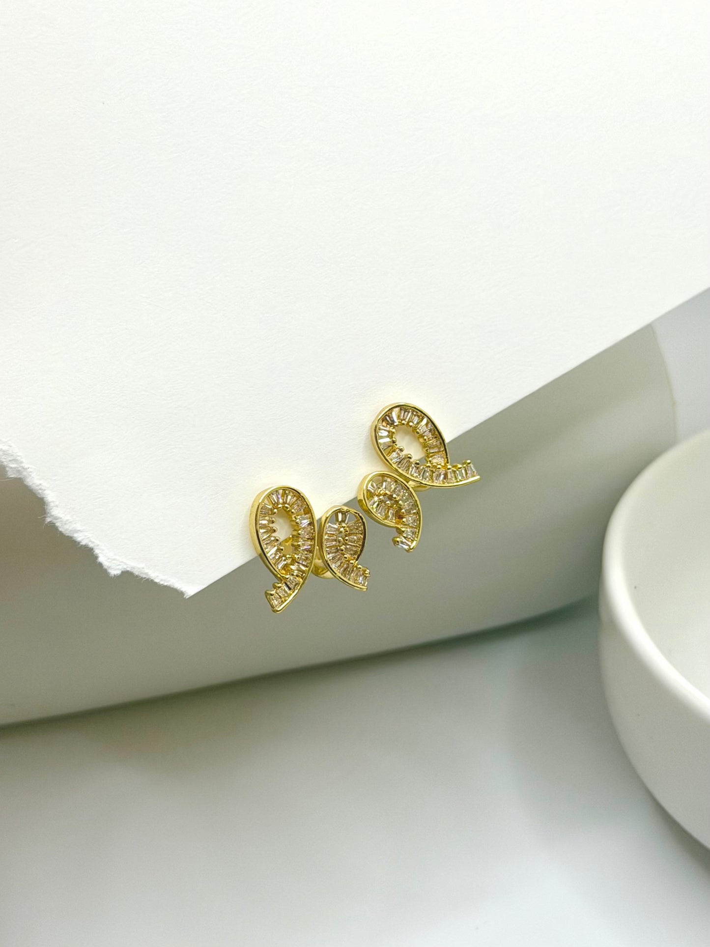 SPIRAL ZIRCON EARRING