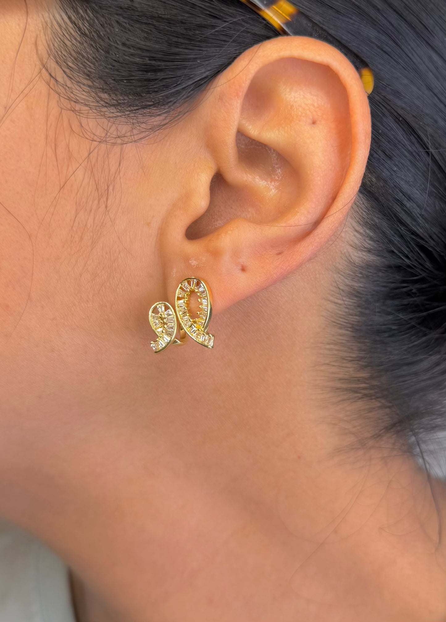 SPIRAL ZIRCON EARRING