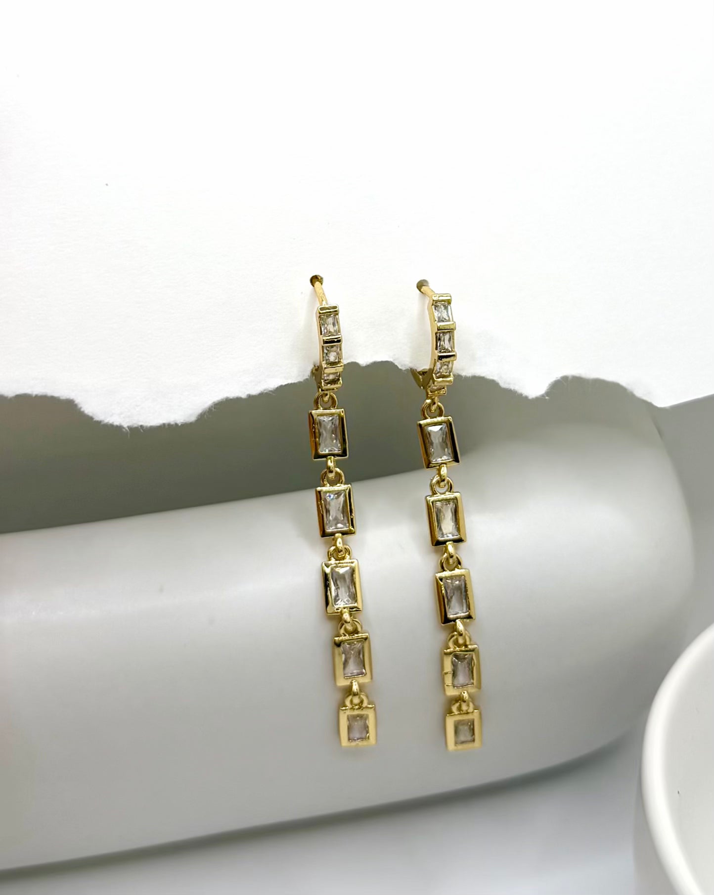 LARGE ZIRCON EARRING