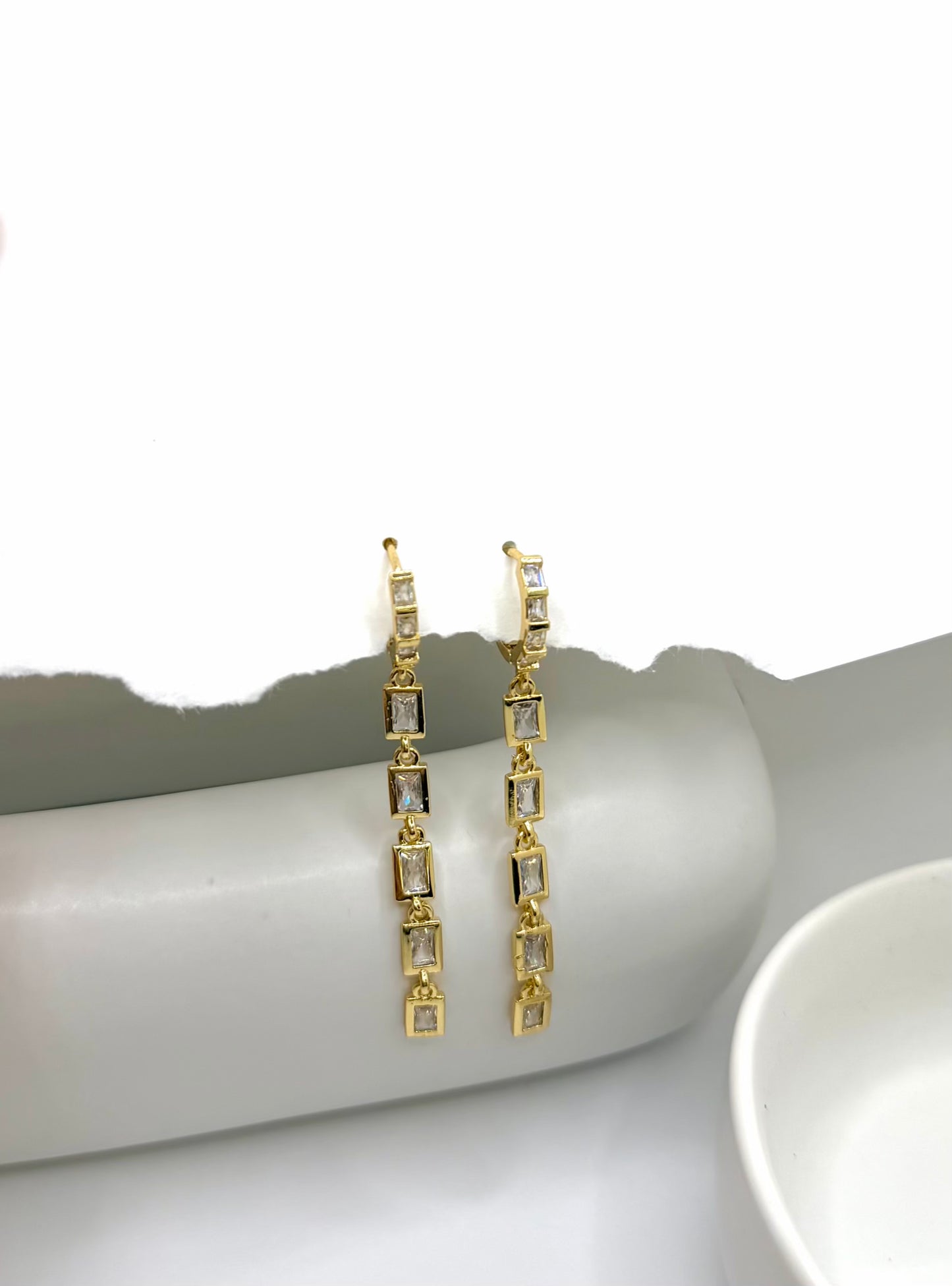 LARGE ZIRCON EARRING