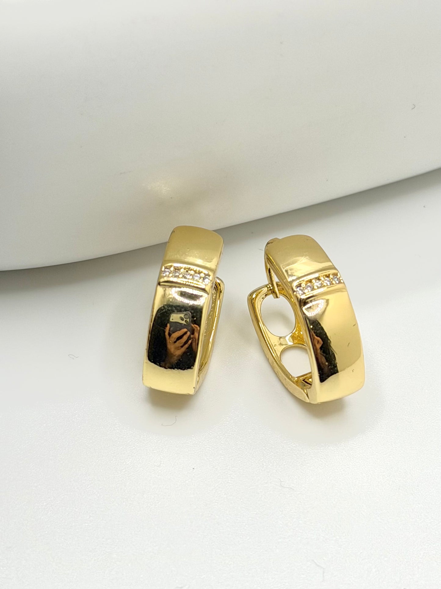 HOOPS FLAT ZIRCON EARRING