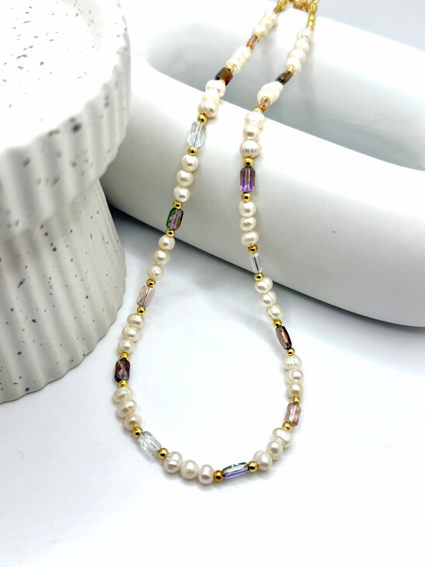 PEARLS CRYSTAL NECKLACE