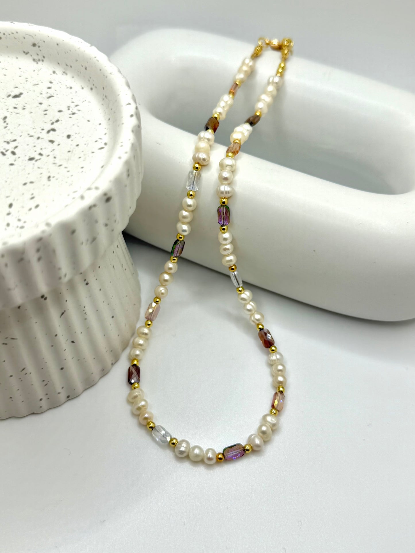PEARLS CRYSTAL NECKLACE