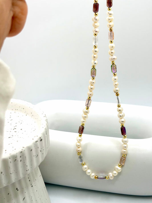 PEARLS CRYSTAL NECKLACE