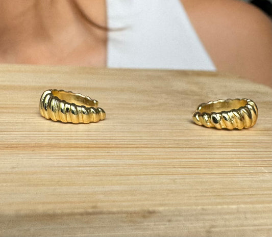 BASIC LITTLE EARCUFF