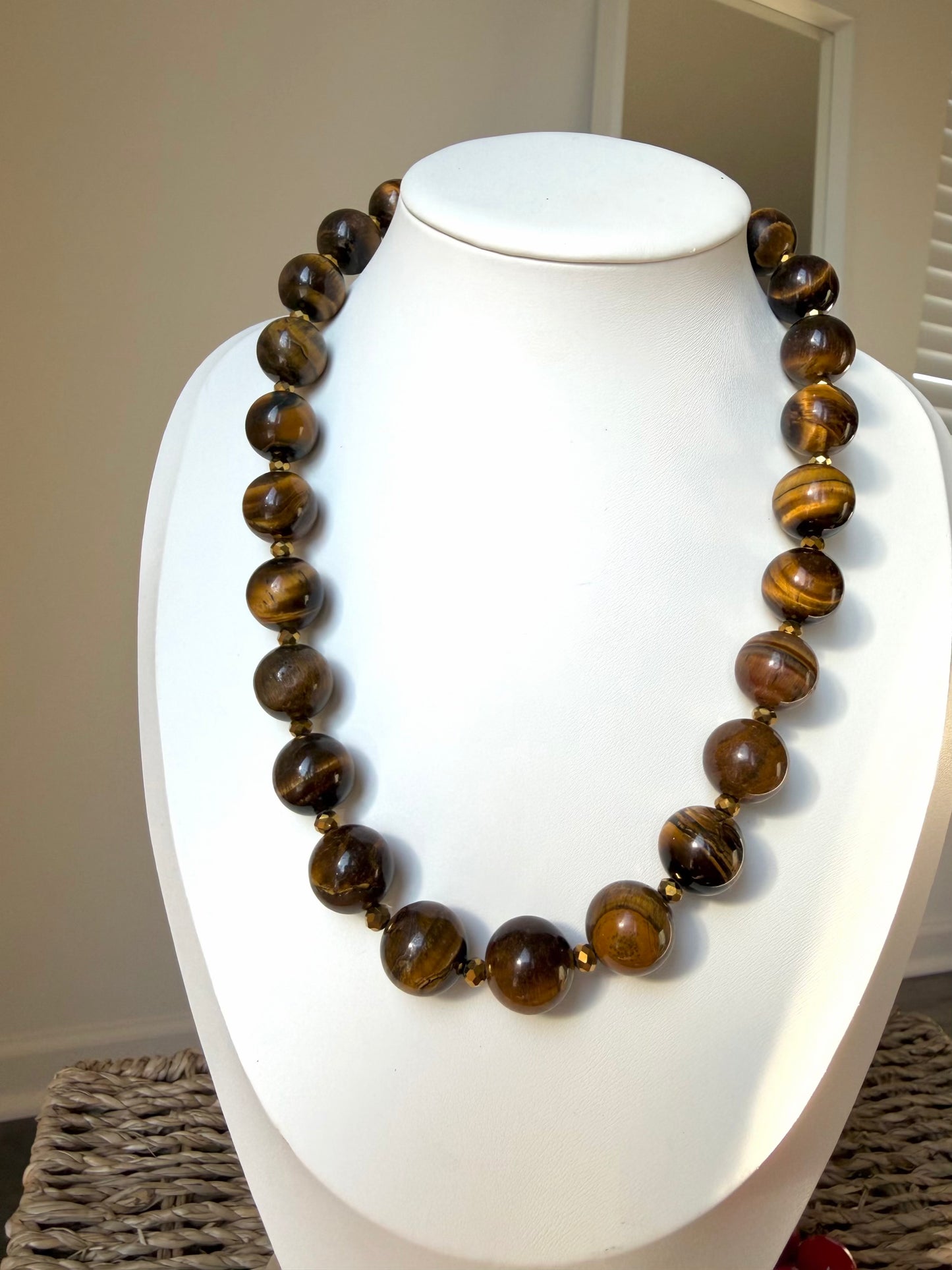 BIG STONE NECKLACE