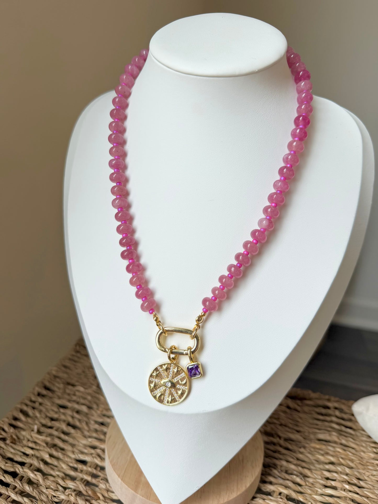 PUKAS LAVANDA NECKLACE
