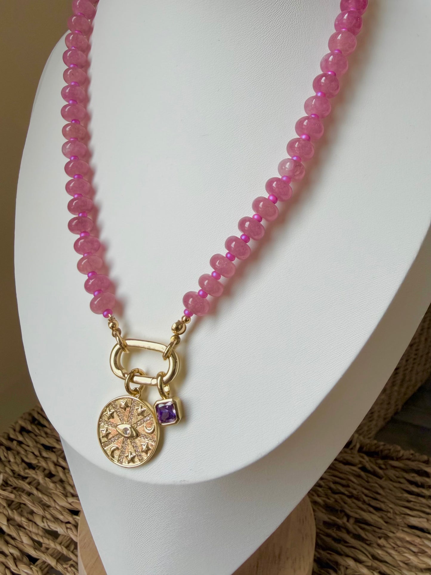 PUKAS LAVANDA NECKLACE