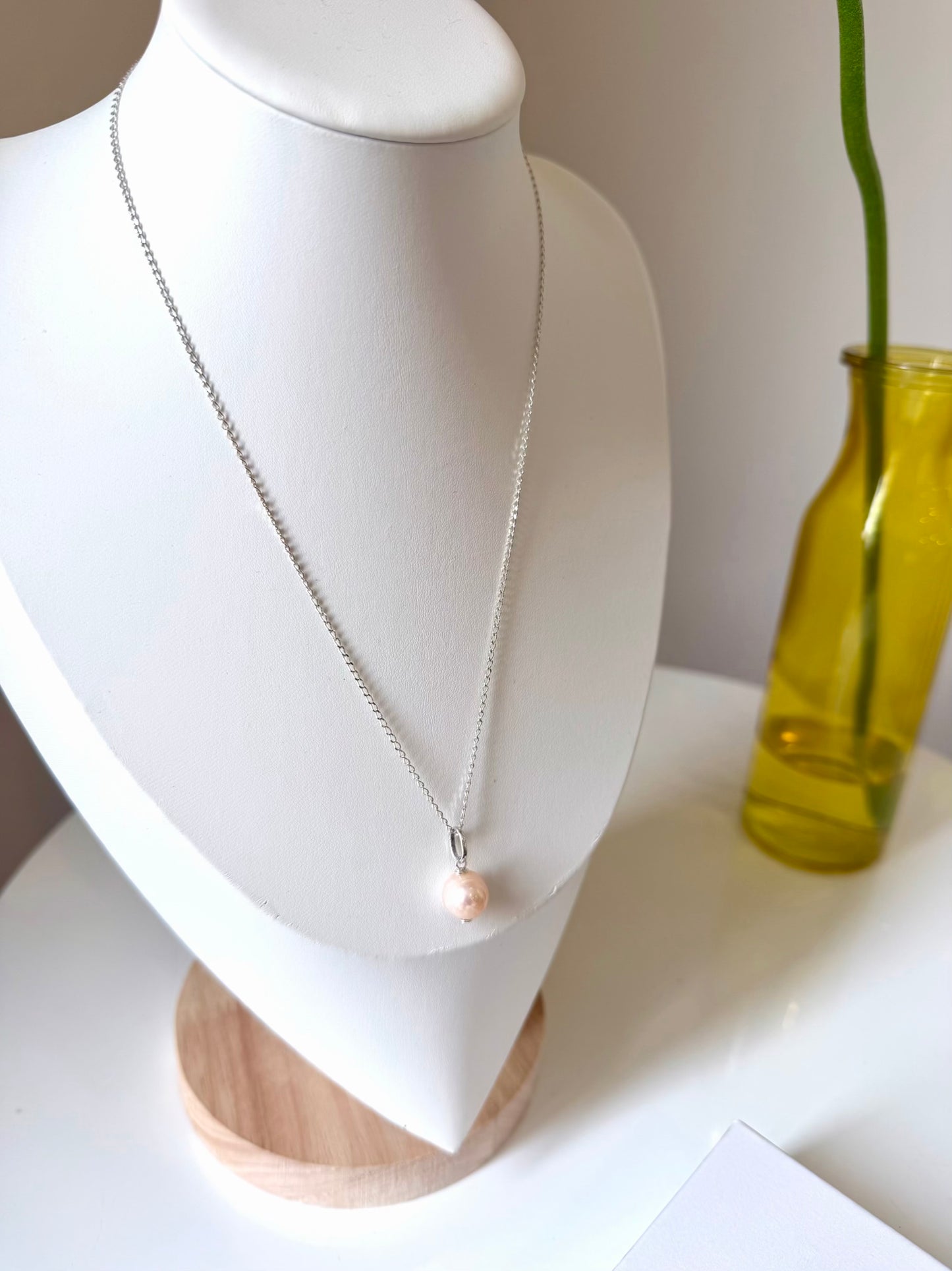 LIV CHAIN NECKLACE