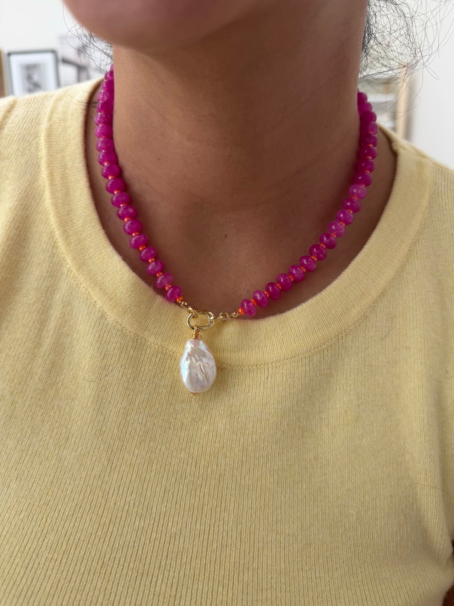 PINK ELECTRIC NECKLACE