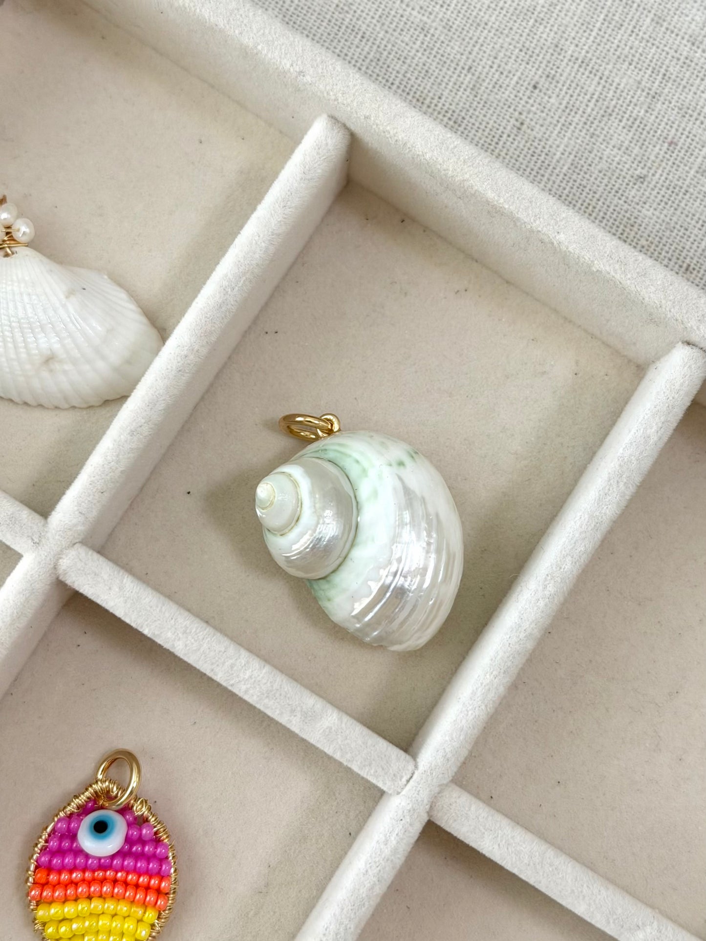GREEN SUNSHINE NECKLACE