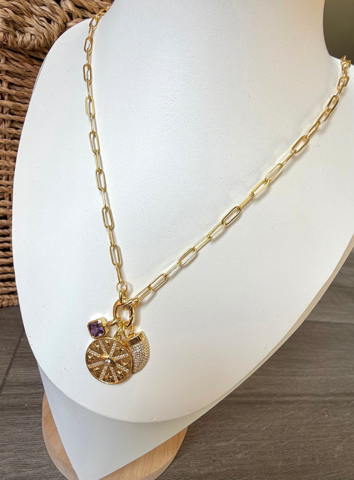 MAGIC AMULET NECKLACE