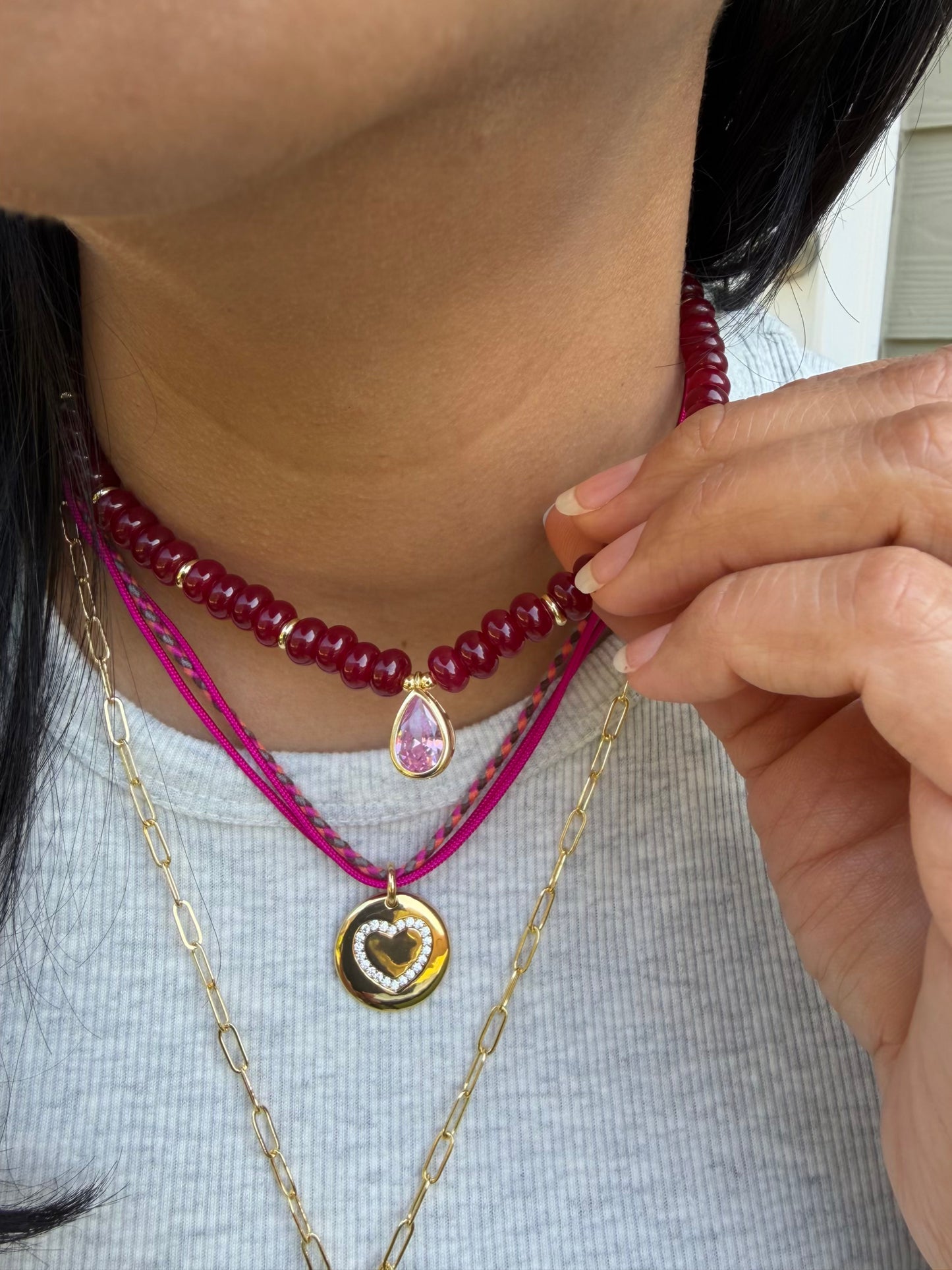 DREAMY BURGUNDY NECKLACE