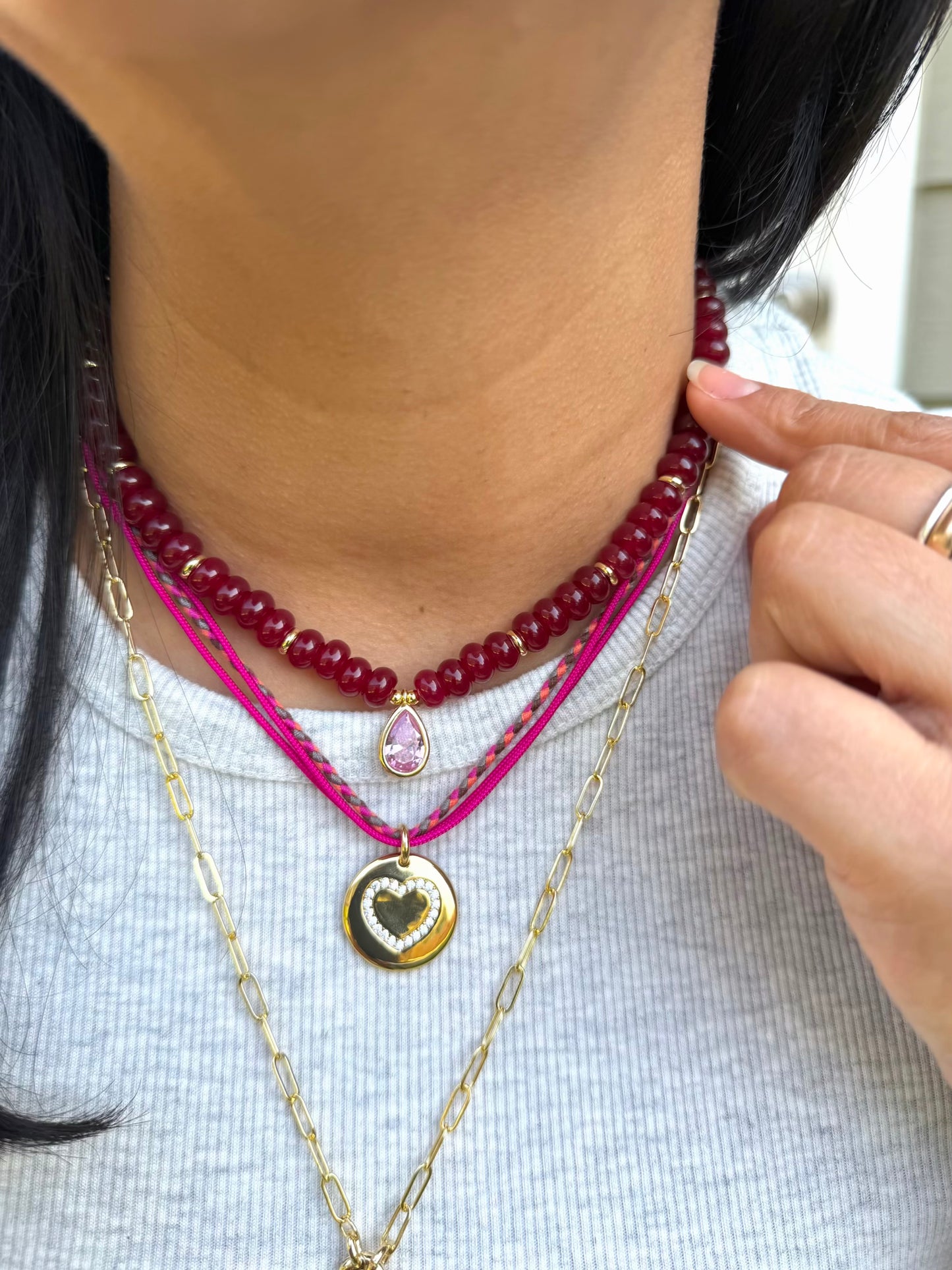 DREAMY BURGUNDY NECKLACE