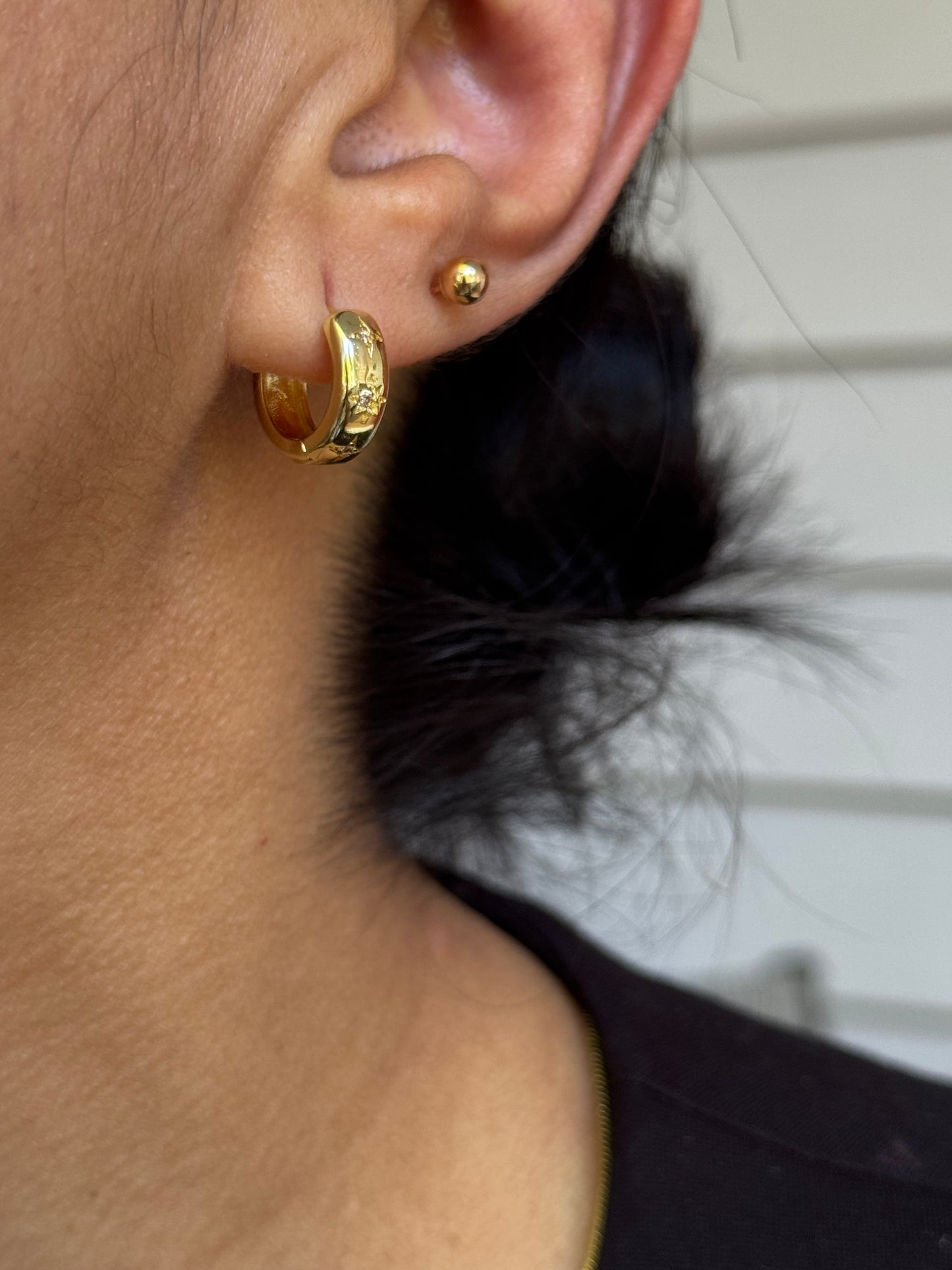 HUGGIES STAR EARRING