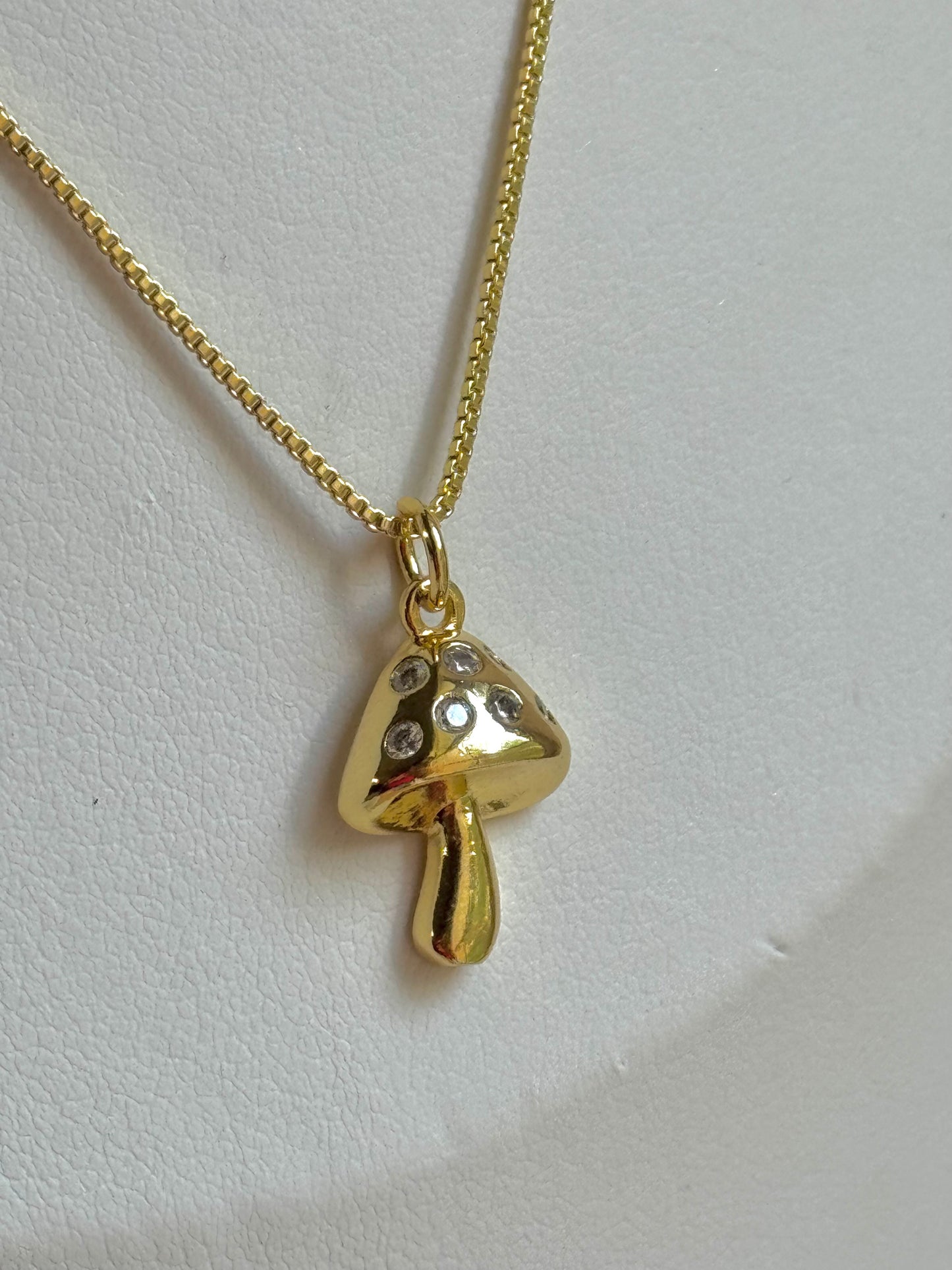 MINI HONGO NECKLACE