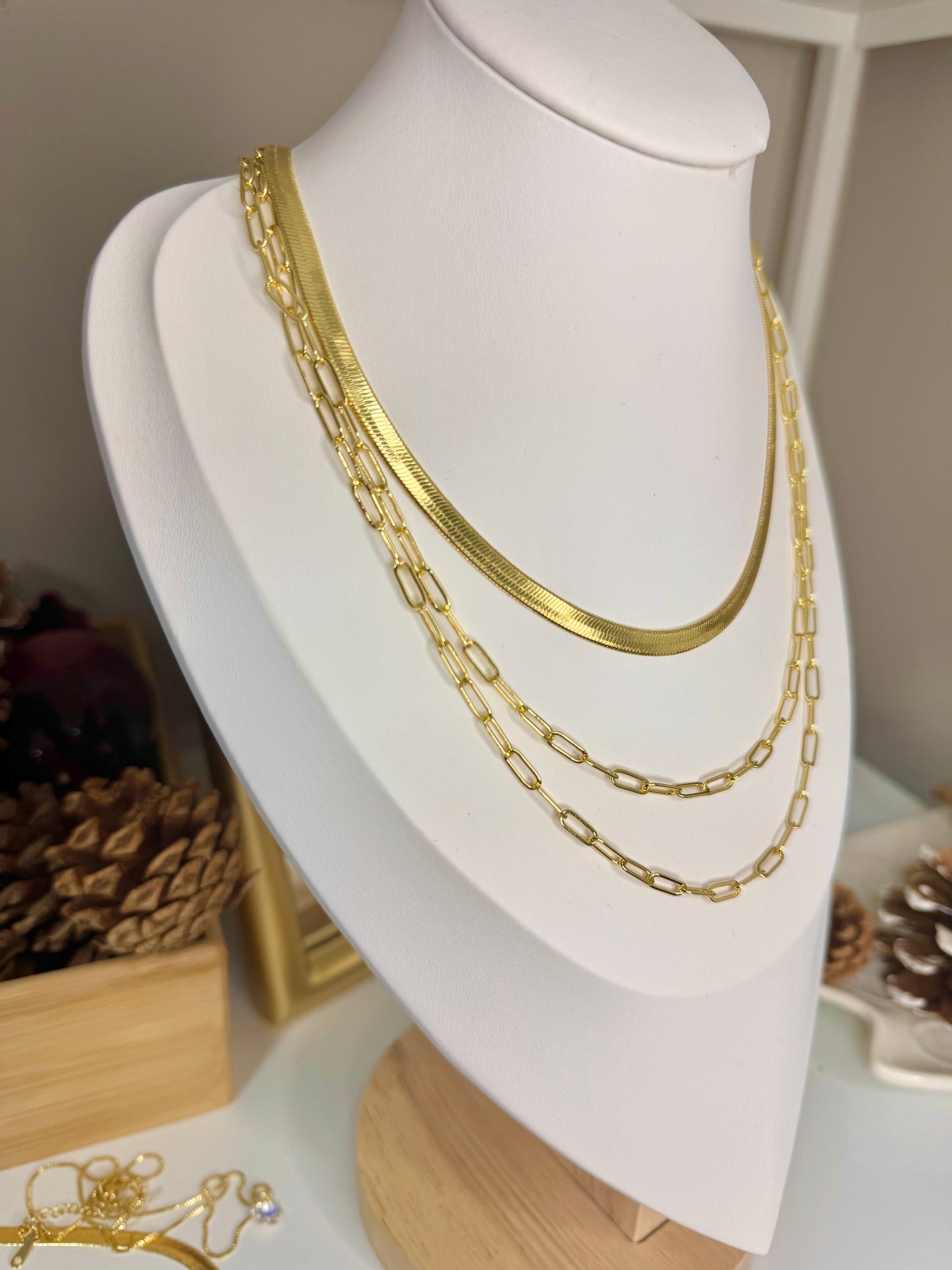 OVAL NECKLACE