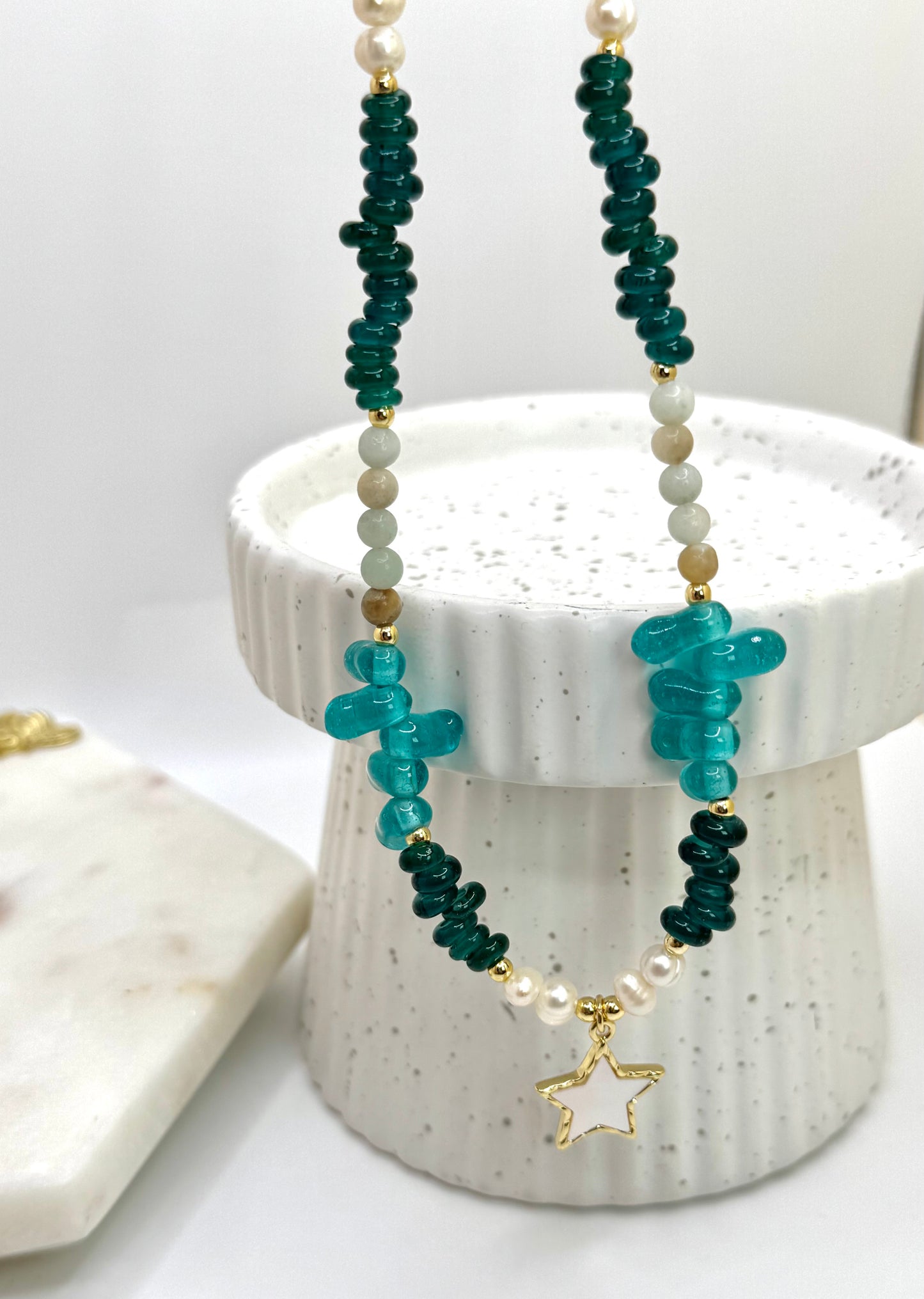 BORA NECKLACE