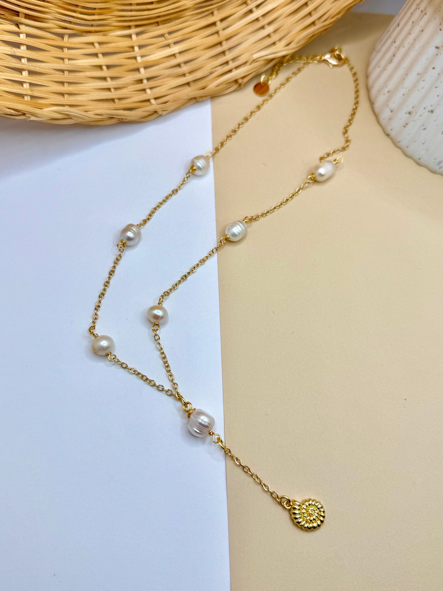 LUA NECKLACE