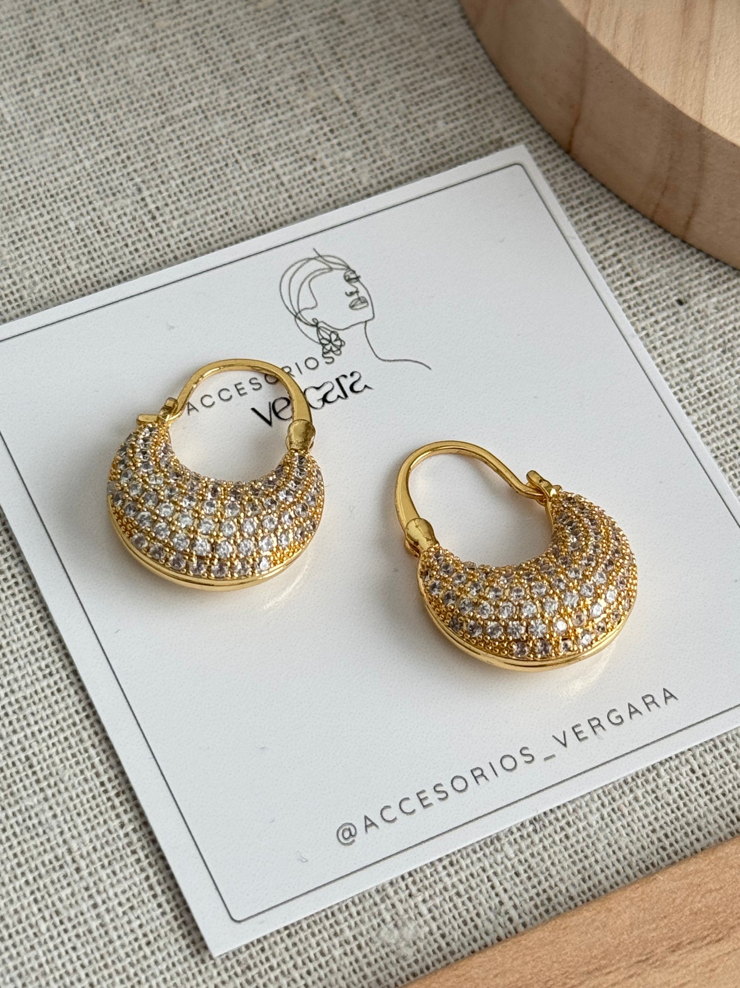 CURVE ZIRCONIA EARRING