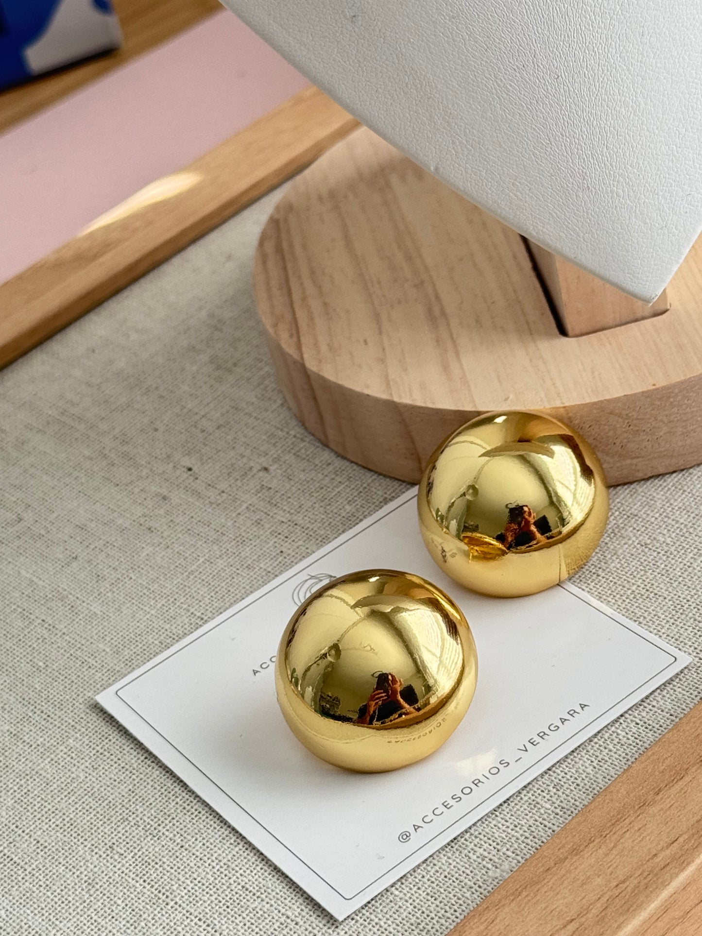 BALL GOLD EARRING