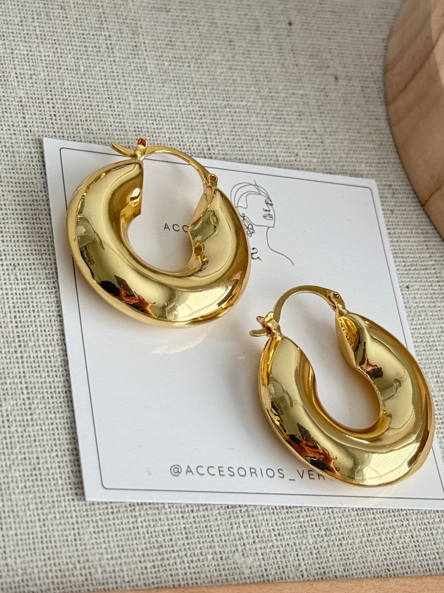 HOOPS GOLD EARRING