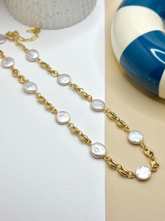 SOLANA NECKLACE