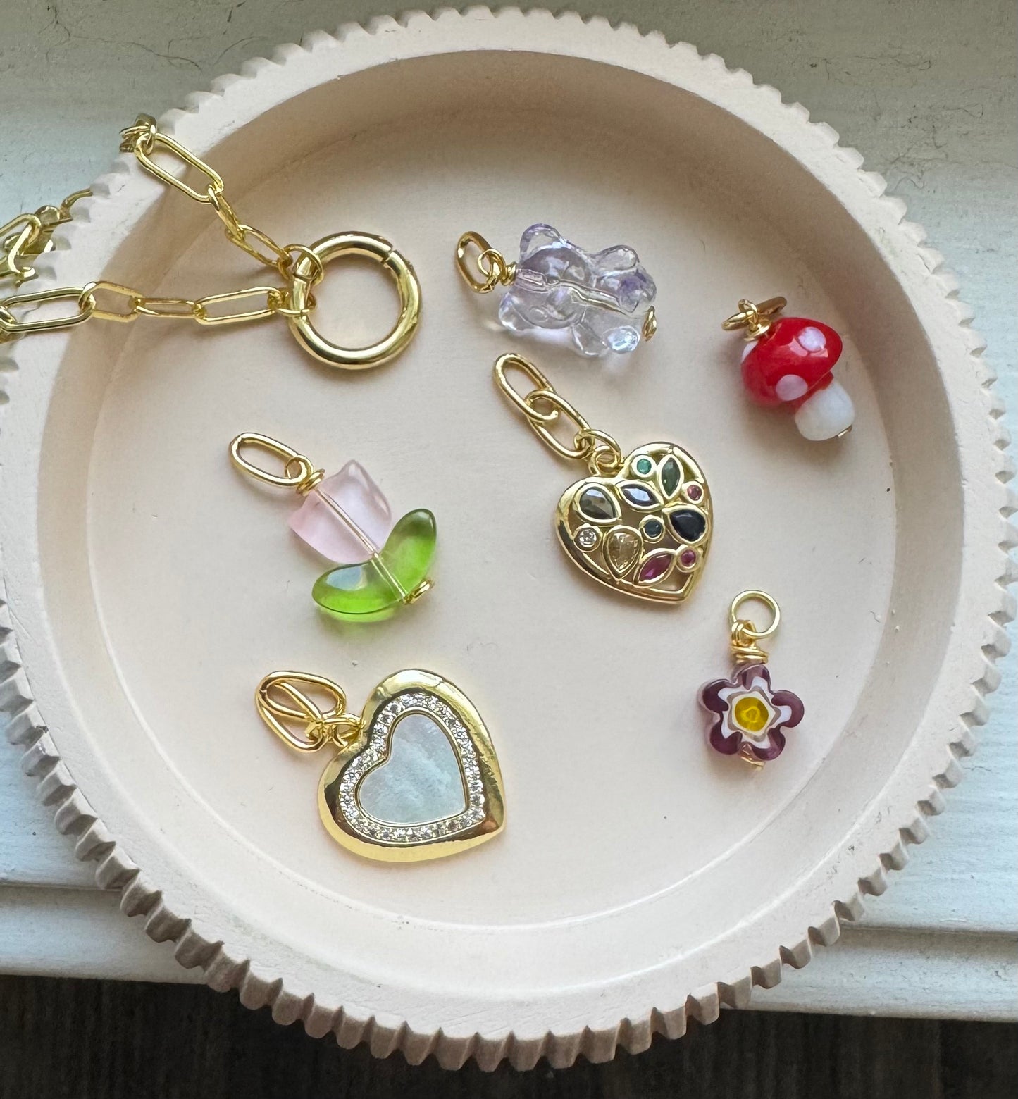 SPRING HEARTS NECKLACE