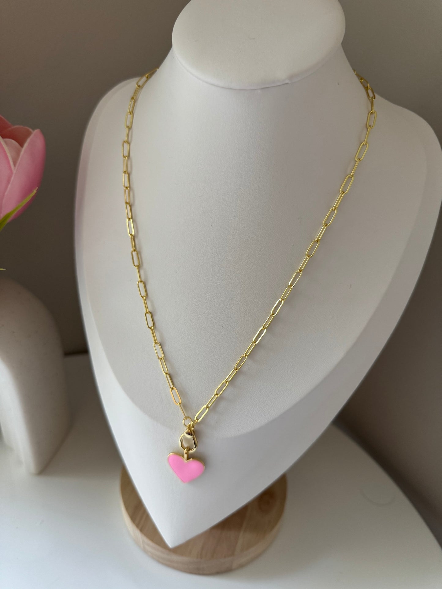 LOVELY NECKLACE