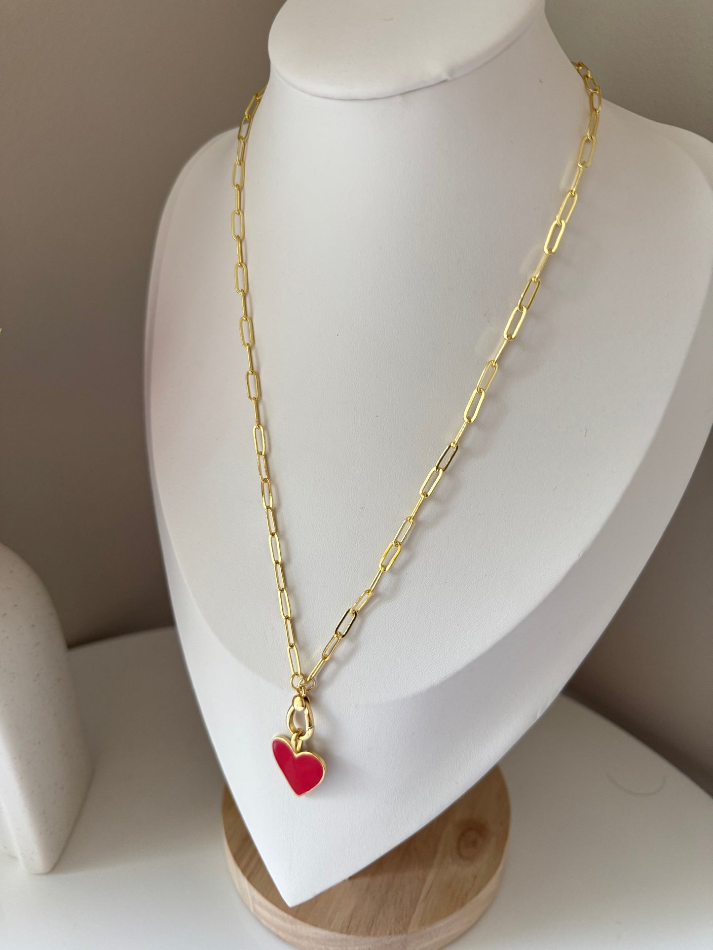 LOVELY NECKLACE